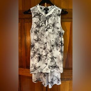 Sleeveless flowy top